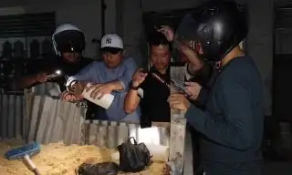 Polisi Gerebek Kampung Dalam Pekanbaru, Narkoba Disimpan dalam Tanah Timbun