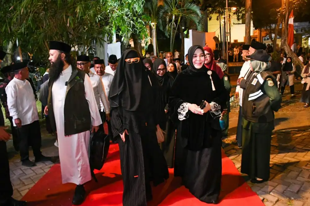 Ribuan Jamaah Padati Taman Bustanussalatin, Illiza Luncurkan Program Dakwah Kolaborasi Kota Banda Aceh