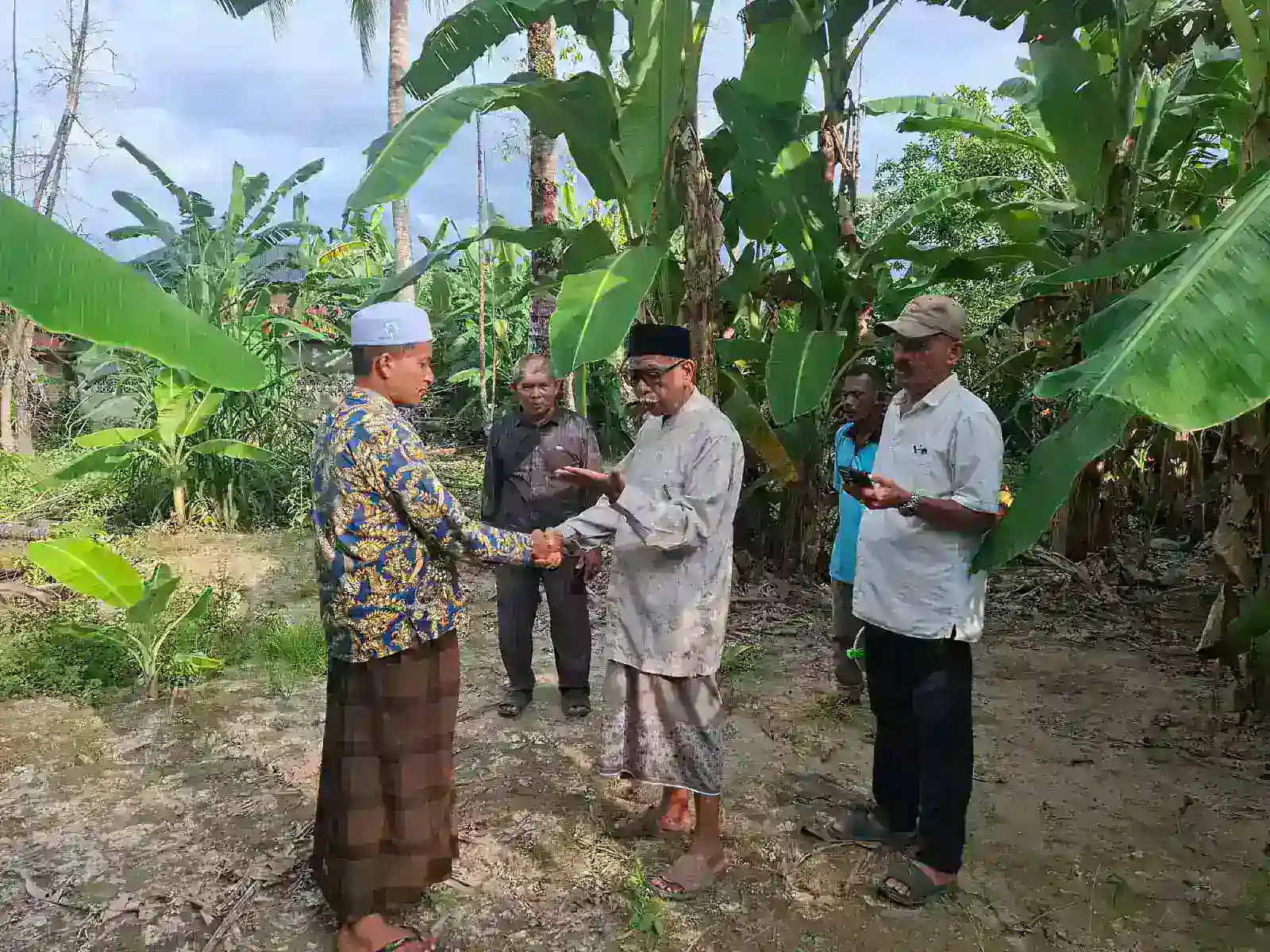 Dukung Kemaslahatan Umat, Tanah Kebun 358 m² Diwakafkan untuk Masjid Al-Falah Namploh