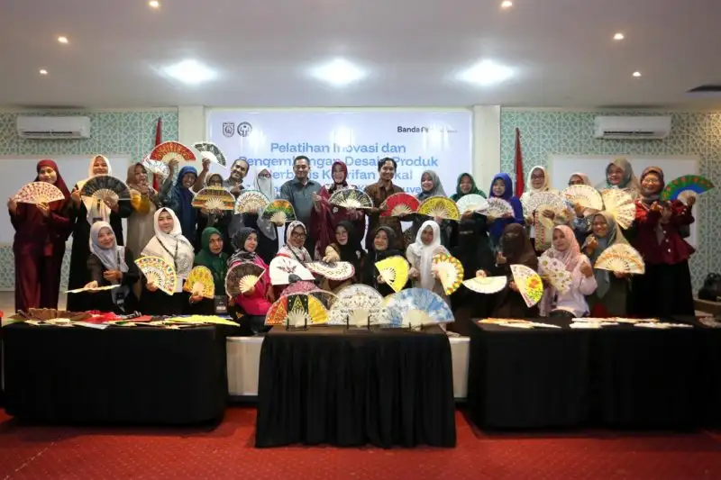 Wali Kota Banda Aceh Tutup Pelatihan Desain Kipas Berbasis Kearifan Lokal