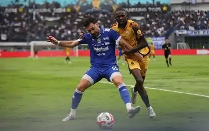 Persija vs Persib Warnai Perebutan Gelar Super League, Digelar di Samarinda
