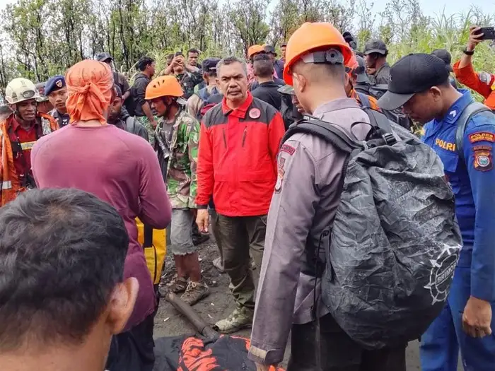 Tim SAR Temukan 1 Jasad WNI Korban Erupsi Gunung Gukono