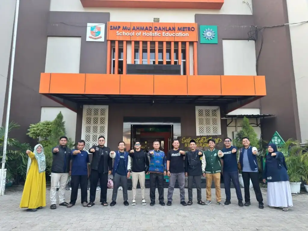 SMP Muhammadiyah Ahmad Dahlan Metro Gelar Studi Tiru ke Sekolah Unggulan Muhammadiyah di Jawa Tengah dan Jawa Timur
