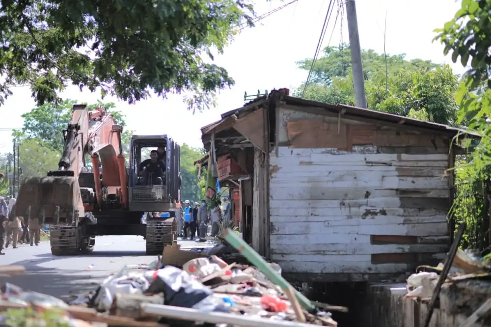 Jalan Utama Rukoh Ditata, Pemko Banda Aceh Bongkar Bangunan di Atas Drainase