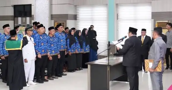 Wali Kota Sabang Lantik 24 Pejabat, Tekankan Keikhlasan dan Disiplin dalam Melayani Masyarakat